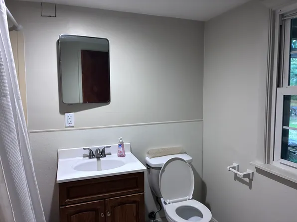 425 Pinecrest Beach Dr #1, East Falmouth, MA 02536