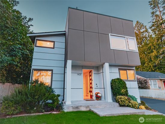 1420 S 272nd Street, Des Moines, WA 98198