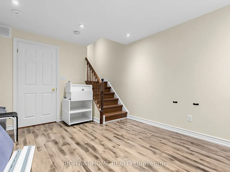 2628 Bur Oak Ave — Photo 32