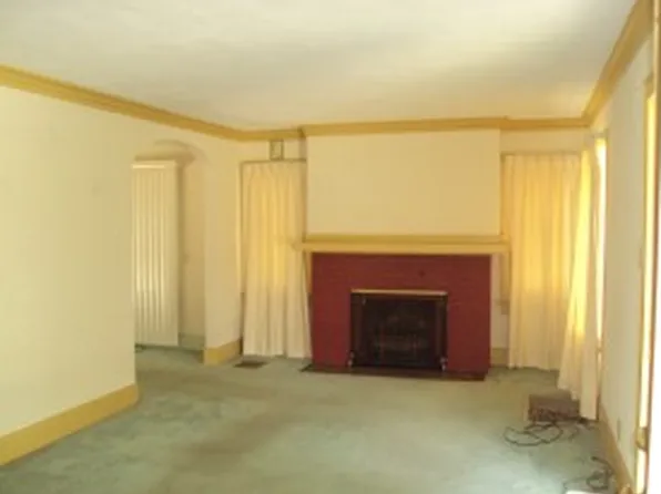 515 S Fairview Ave, Decatur, IL 62522