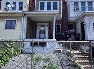914 N 19th St, Camden, NJ 08105