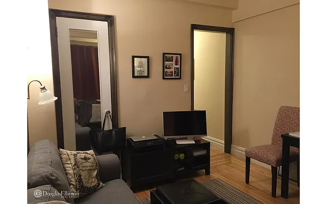 Rented by Douglas Elliman | media 20