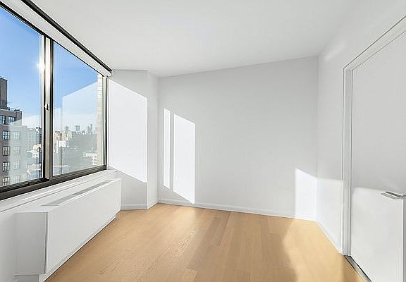 5th image of 1 Union Sq S APT 16B