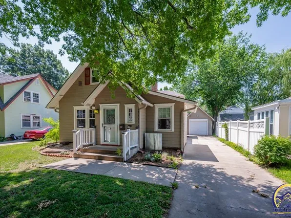 3017 SW Sowers Ct, Topeka, KS 66604