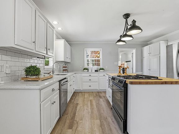 3rd image of 3820 Swarthmore Rd