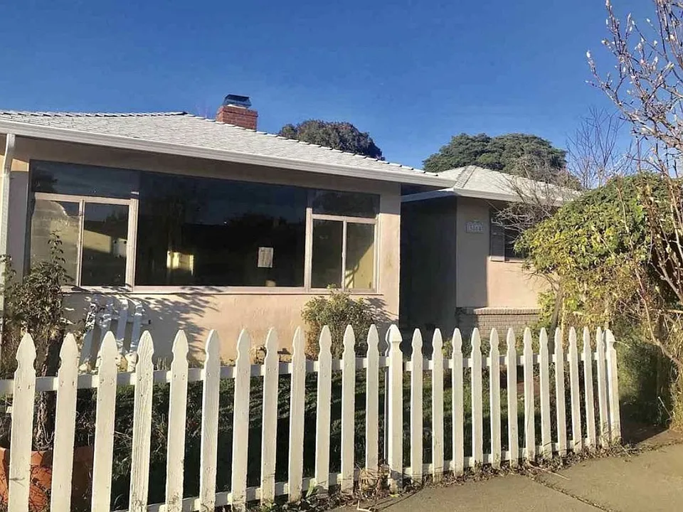 3864 Lassen Dr