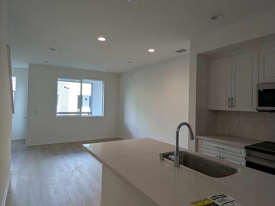 1st image of 528 Cobblestone Ct #Na