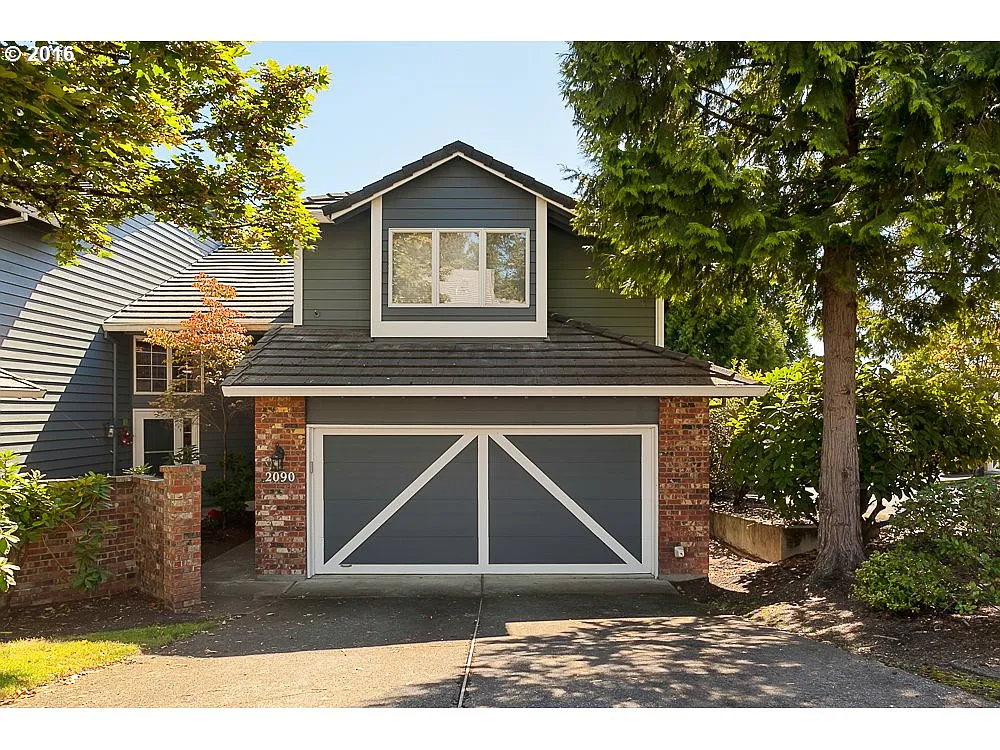 2090 Sunray Cir photo 1