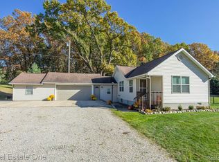 25 S Van Rd, Holly, MI 48442