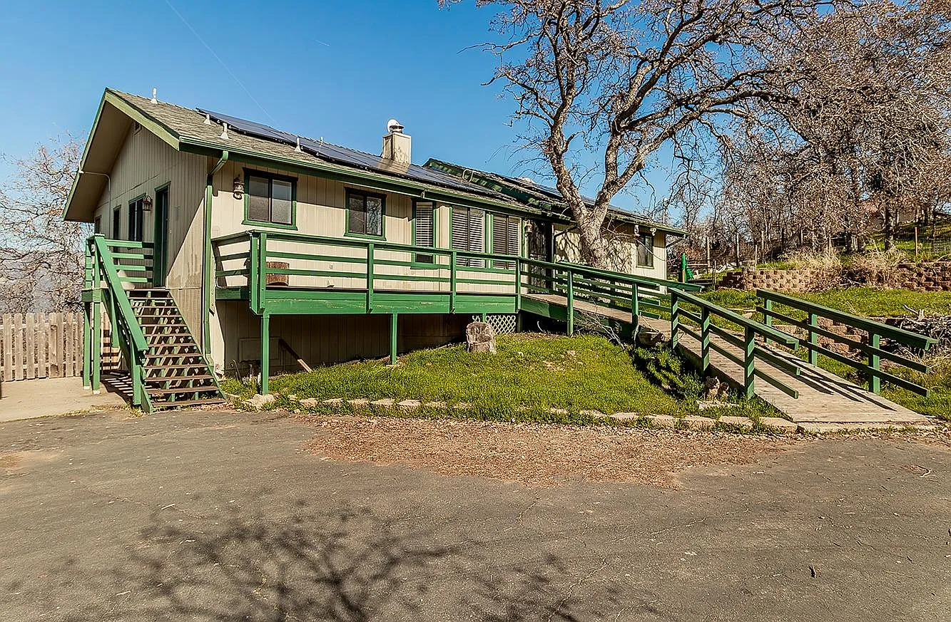 29356 Larkspur Rd photo 1