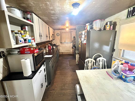 3rd image of 811 Saint Johns Ave