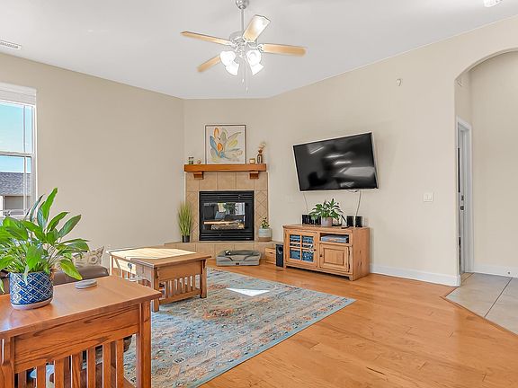 2nd image of 1315 L 7/10 Rd