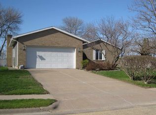 300 16th Pl, Camanche, IA 52730