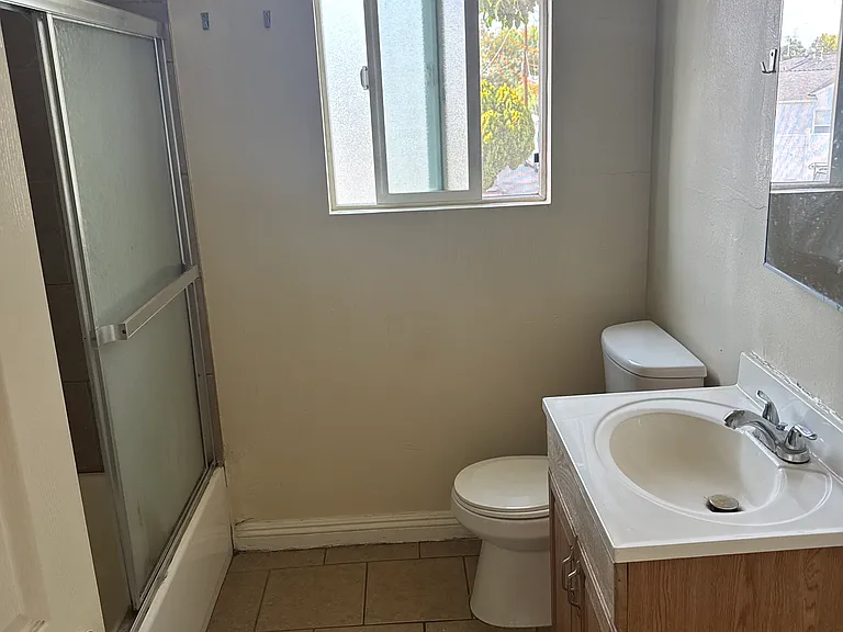 5950 Fulcher Ave #8 — Photo 8