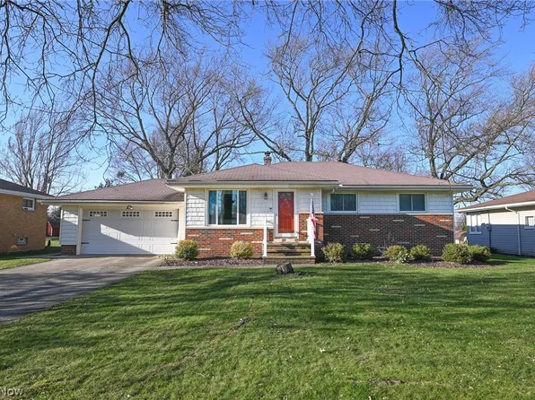 541 Twilight Dr, Seven Hills, OH 44131