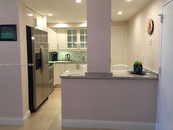 4th image of 18151 NE 31st Ct APT 1912