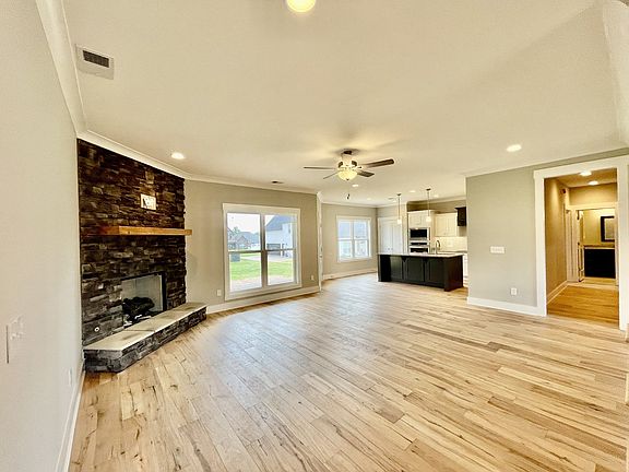 4th image of 804 Becham Kenneth Cir Lot 98