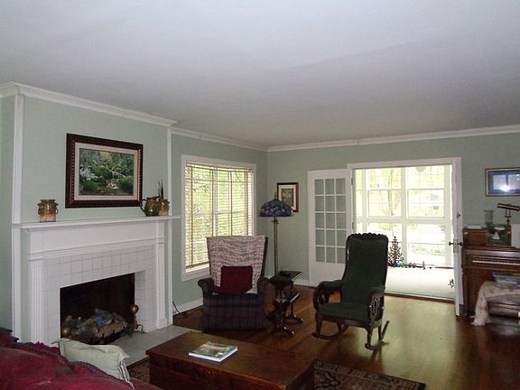 5th image of 203 W Bolling St