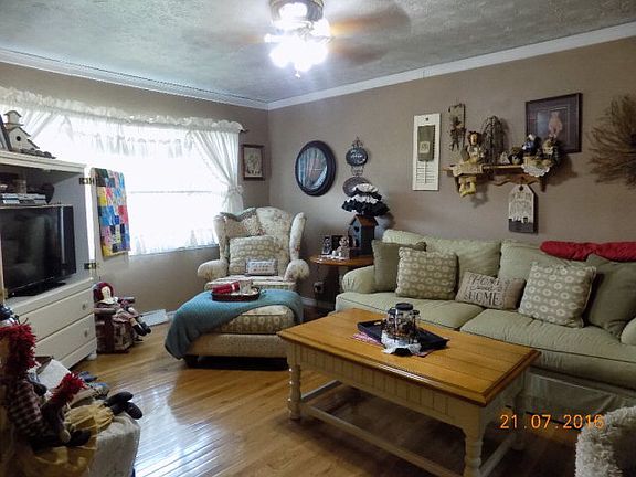2nd image of 908 Calverts Ln