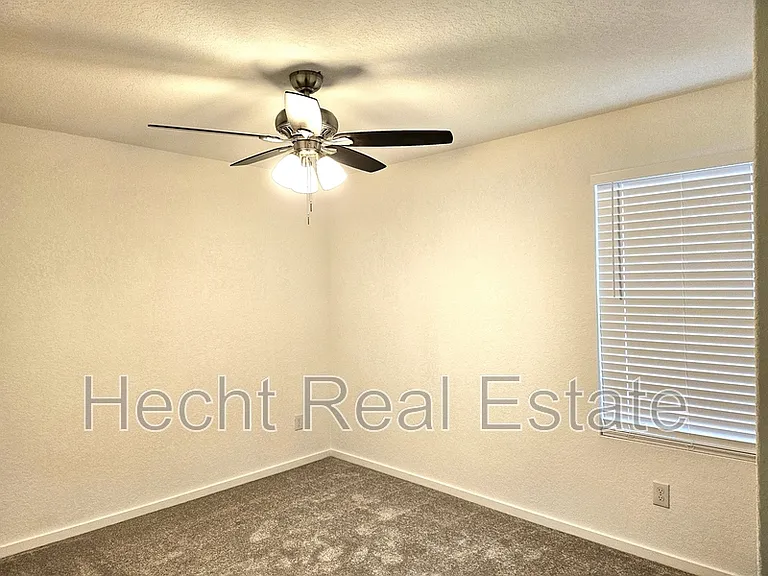 2440 Lost Creek Rd — Photo 10