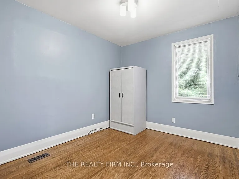 97 Springbank Dr — Photo 24