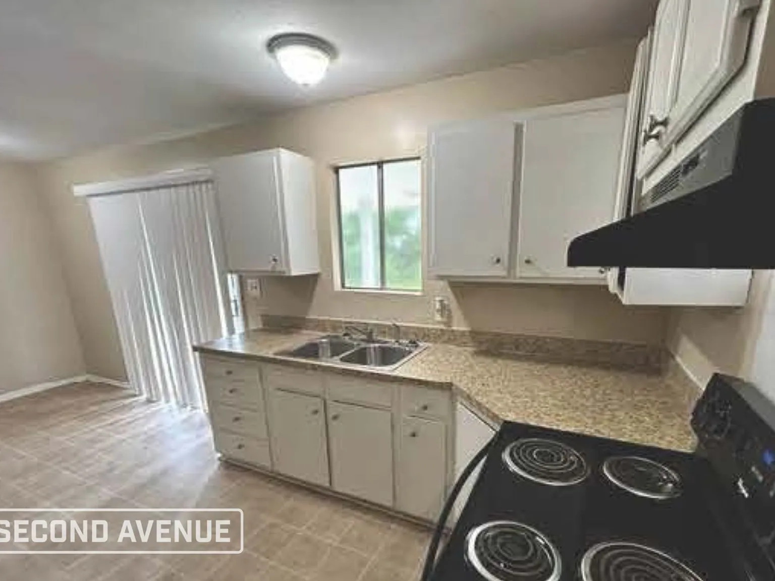 3 bed, 1.5 bath, 1350 sqft, $1,299 — Photo 4