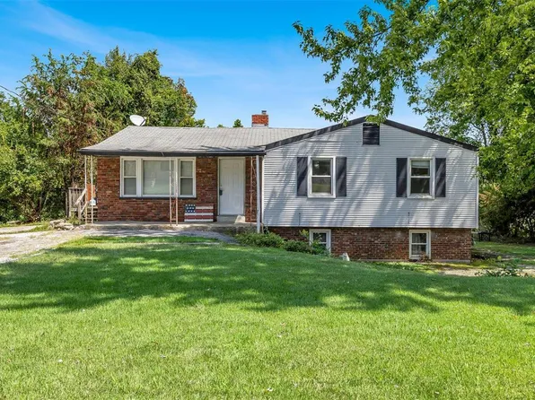 126 Diekamp Ln, Saint Charles, MO 63303