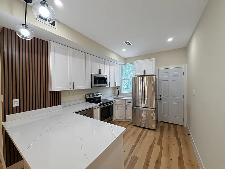 2915 Kirk Ave — Photo 3