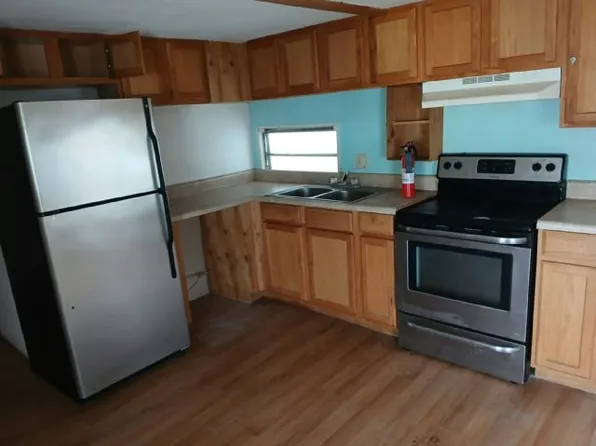 27 Forest Ln #27F, Largo, FL 33773