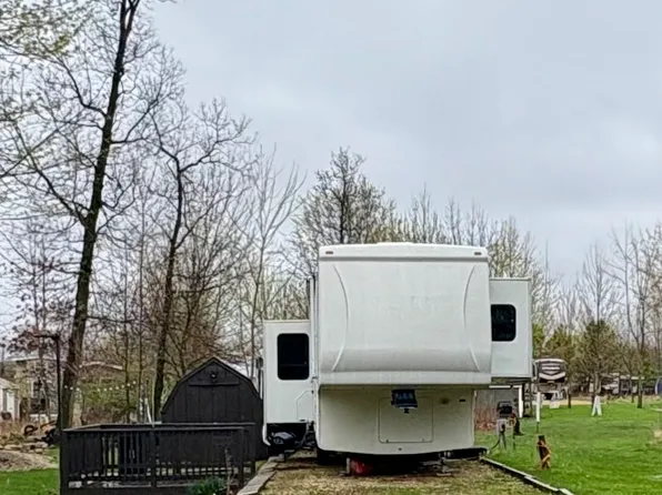 20/57 Woodhaven Dr E, Sublette, IL 61367