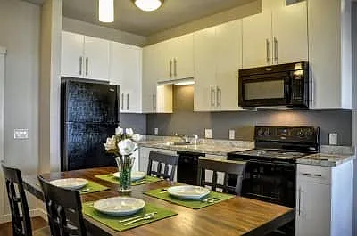 Emerald Ridge Apartments & Townhomes — Photo 43