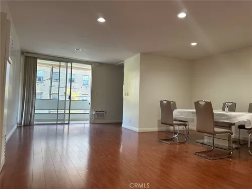 360 S Kenmore Ave #203 Photo 1