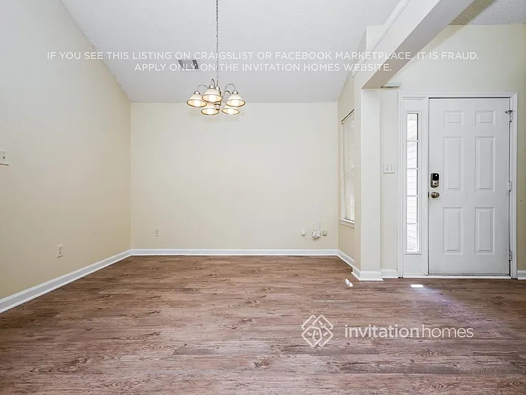 8040 Highland Pkwy — Photo 4