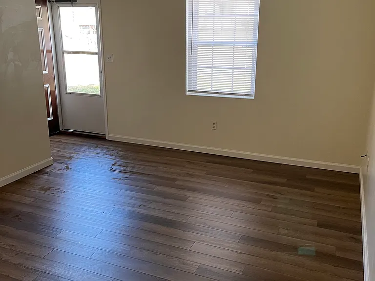 426 Atherly St NE — Photo 2