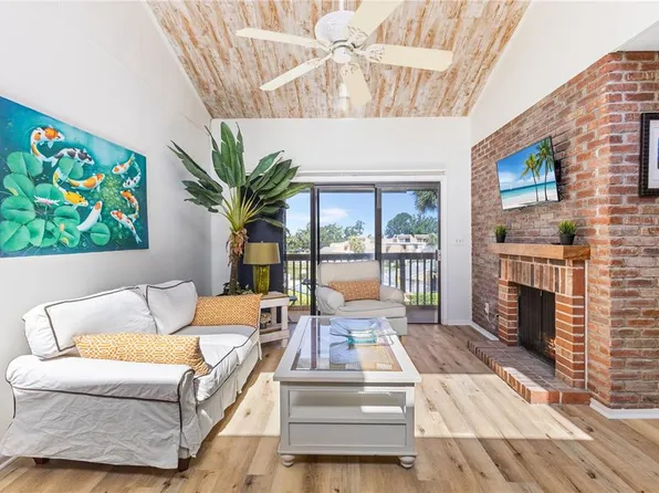 1051 S Highland St APT 7D, Mount Dora, FL 32757