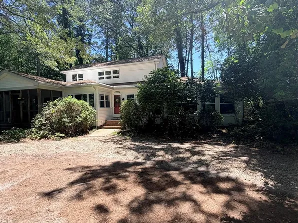 1137 Inland Rd, Chesapeake, VA 23322