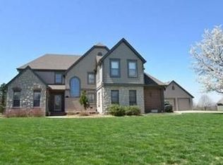 6940 Deer Ridge Dr, Shawnee, KS 66226