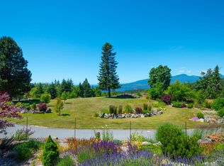 465 Sunset Rd, Bowen Island, BC V0N1G2