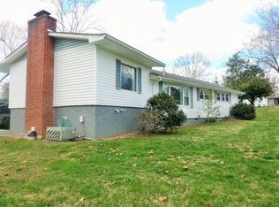 123 Quincy Ave, Oak Ridge, TN 37830