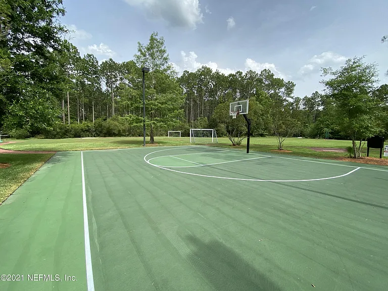 813 W American Eagle Dr — Photo 30
