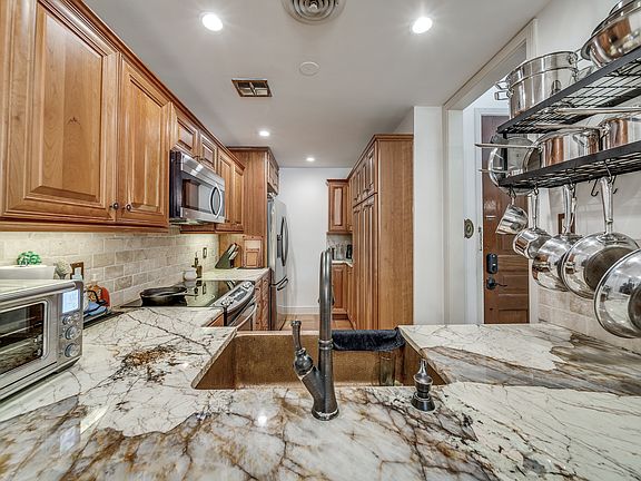 5th image of 7709 Broadway St APT 125