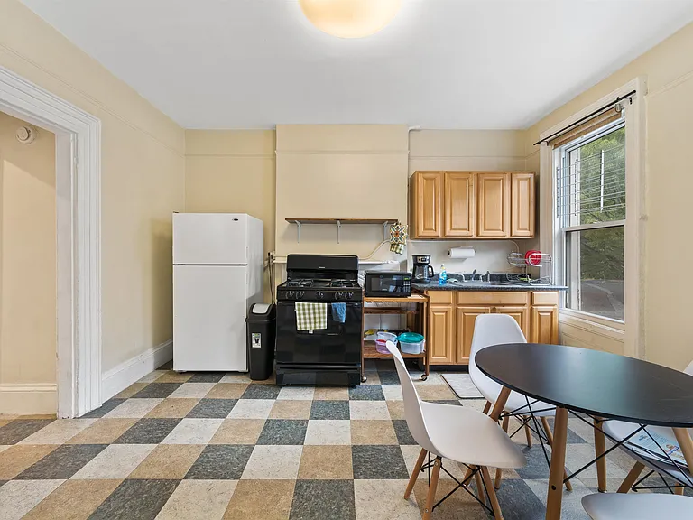 138 Wayne St #2 — Photo 5