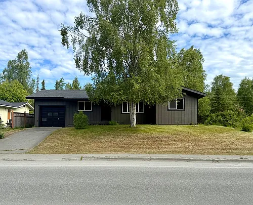 340 S Kobuk St Photo 1