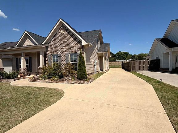 2nd image of 124 Talia Dr