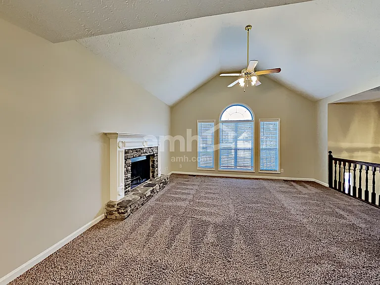 624 Glendale Forest Dr — Photo 4