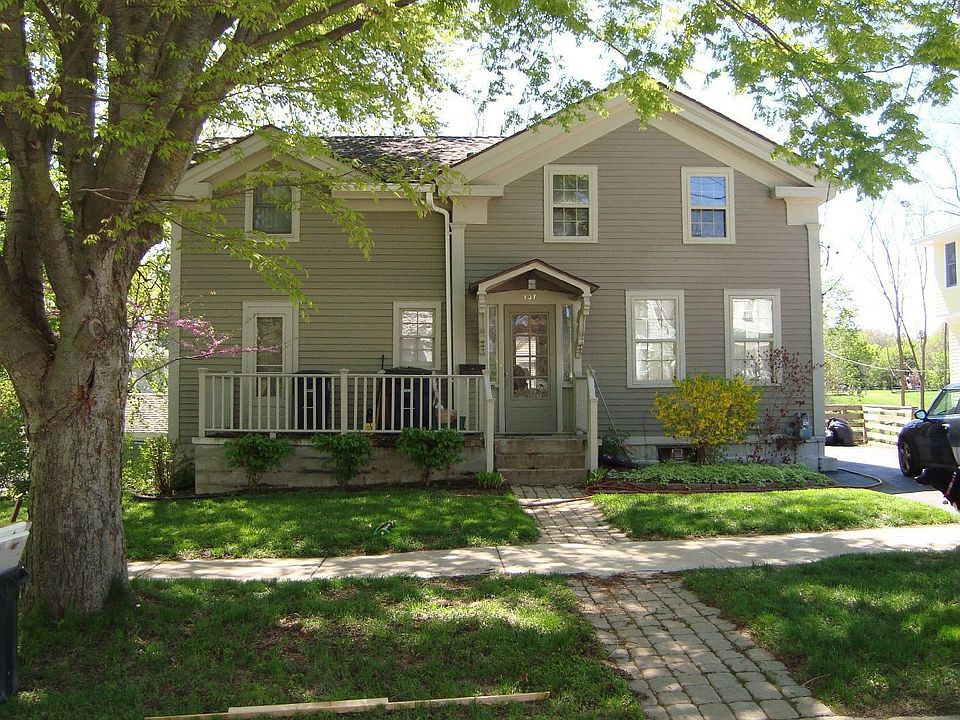 Front - 2 stories