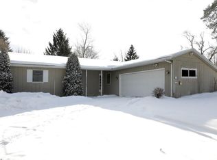 737 Riverside Dr, Battle Creek, MI 49015