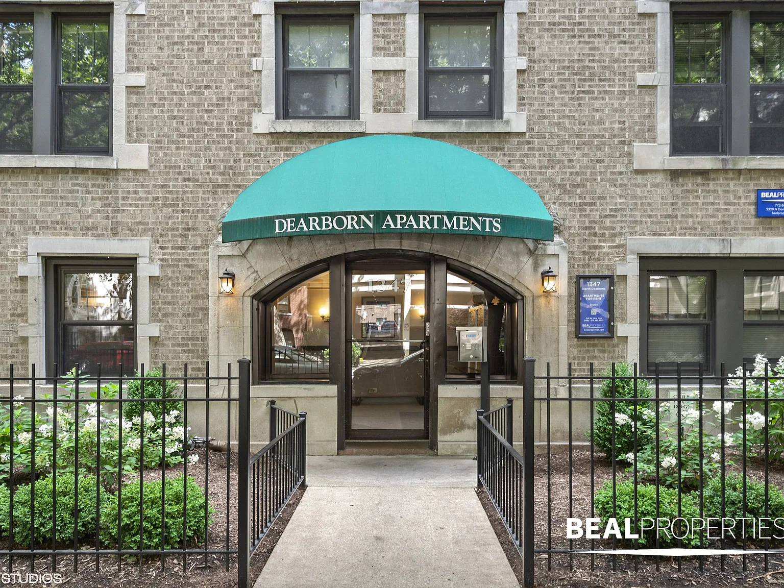 1347 North Dearborn Street — Photo 1