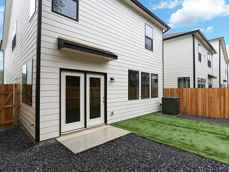 16011 Babcock Rd #3 — Photo 27