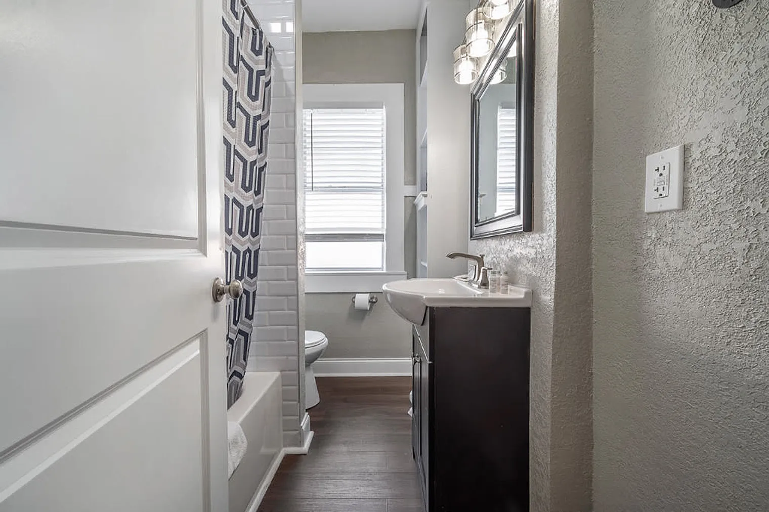 1 bed, 1.0 bath, $2,693 — Photo 4